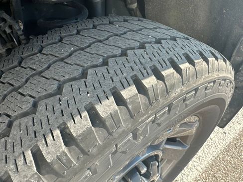 Used 2024 Ford F250 Lariat w/ Sport Appearance Package AWD/4WD image 42
