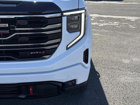 Used 2024 GMC Sierra 1500 AT4 w/ Technology Package image 11