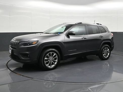 Used 2019 Jeep Cherokee Latitude Plus AWD/4WD image 1