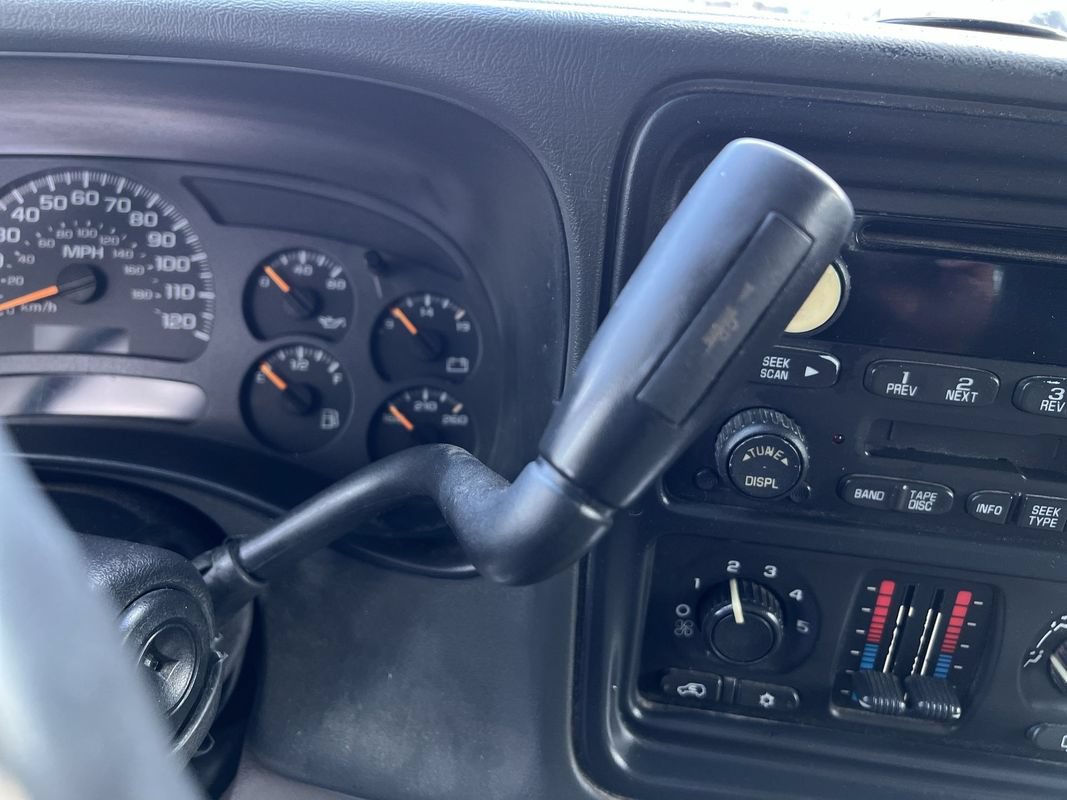 Used 2004 GMC Yukon SLE RWD image 21