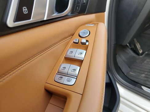 Used 2025 BMW X7 xDrive40i w/ M Sport Package AWD/4WD image 17