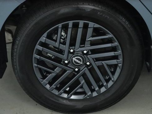 Used 2026 Nissan Sentra SV w/ SV Convenience Package FWD image 12