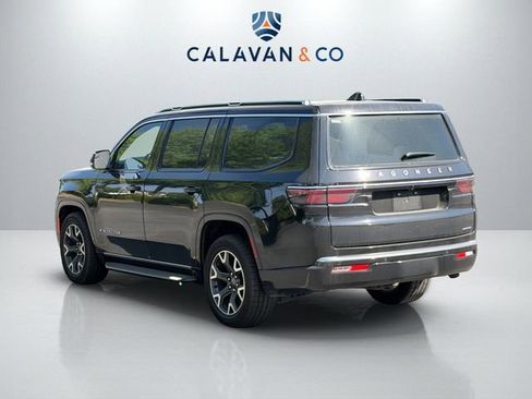 Used 2024 Jeep Wagoneer Series III image 3