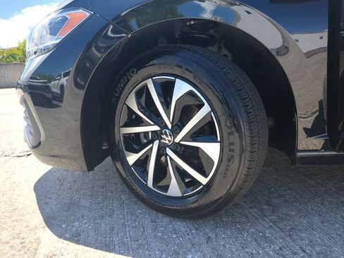 Certified 2024 Volkswagen Jetta S FWD image 29