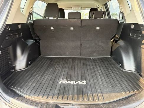 Used 2016 Toyota RAV4 LE AWD/4WD image 21