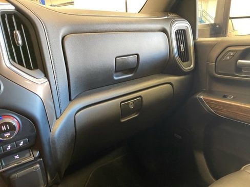 Used 2022 Chevrolet Silverado 2500 High Country w/ Safety Package II image 17