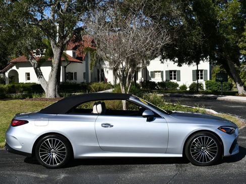 Used 2024 Mercedes-Benz CLE 450 4MATIC Cabriolet image 44