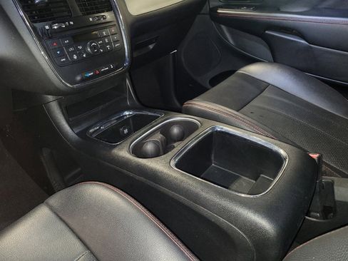 Used 2018 Dodge Grand Caravan GT FWD image 26