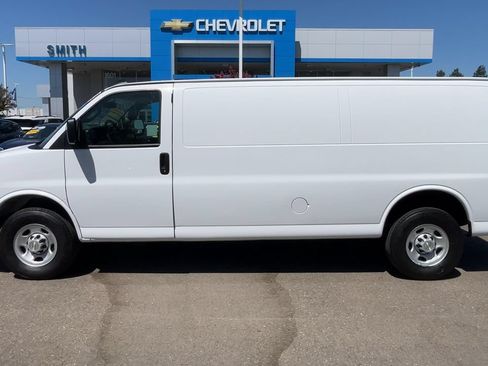 Used 2024 Chevrolet Express 2500 Extended w/ Driver Convenience Package RWD image 4