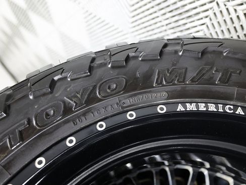 Used 2023 Ford F450 Limited w/ FX4 Off-Road Package image 54