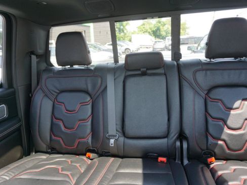 Used 2022 RAM 1500 Big Horn AWD/4WD image 34