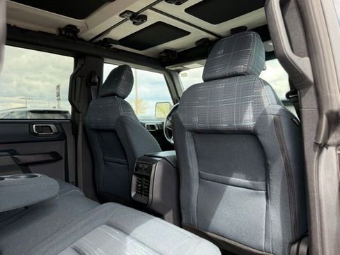 Used 2025 Ford Bronco Heritage Edition AWD/4WD image 18