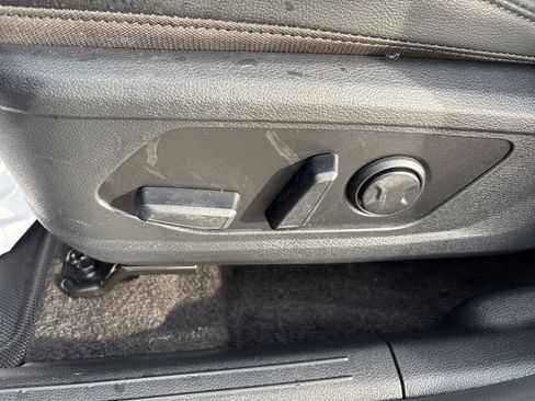 Used 2025 Kia Sportage X-Line image 11