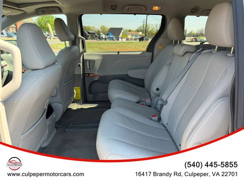 Used 2013 Toyota Sienna XLE image 10