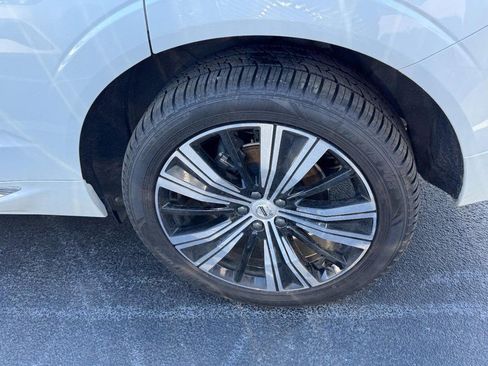 Certified 2023 Volvo XC60 B5 Plus w/ Climate Package image 8