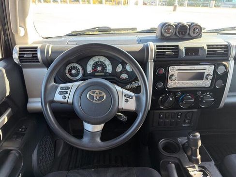 Used 2014 Toyota FJ Cruiser 4WD w/ Convenience Package image 11