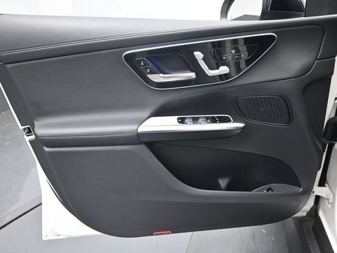 Used 2024 Mercedes-Benz GLC 300 4MATIC image 24