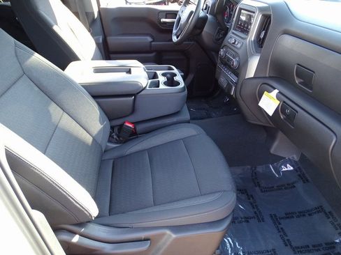 Used 2024 Chevrolet Silverado 1500 Custom image 9