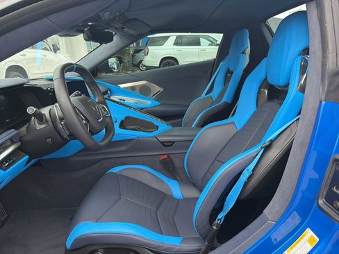 Used 2024 Chevrolet Corvette Stingray Premium Conv w/ Z51 Performance Package image 9