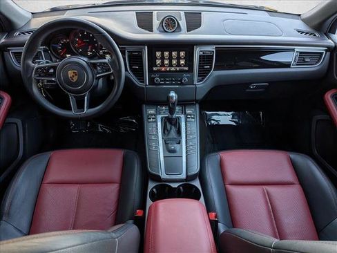 Used 2017 Porsche Macan image 22