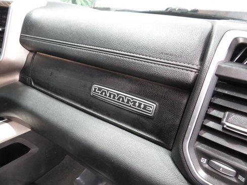 Used 2020 RAM 1500 Laramie AWD/4WD image 10