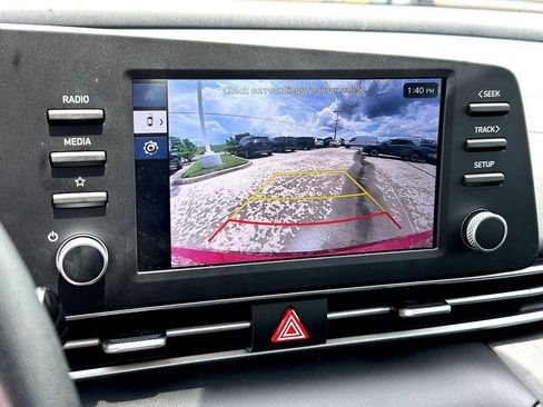 Used 2025 Hyundai Elantra SE image 22