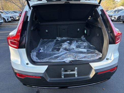 Used 2026 Volvo XC40 B5 Ultra w/ Protection Package Premier image 34
