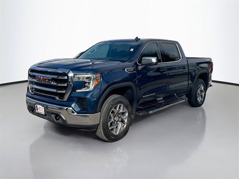 Used 2020 GMC Sierra 1500 SLE w/ SLE Value Package image 3