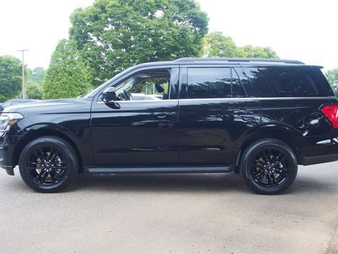Certified 2024 Ford Expedition XLT RWD image 4