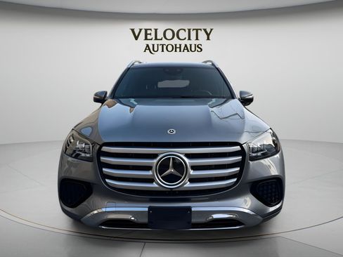 Used 2024 Mercedes-Benz GLS 450 4MATIC image 2