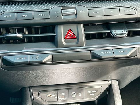 New 2025 Kia K4 GT-Line image 16