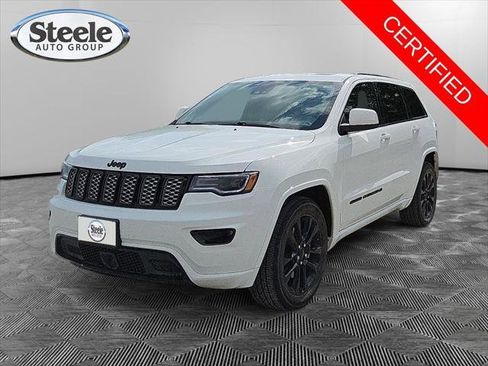 Certified 2022 Jeep Grand Cherokee Laredo X RWD image 1