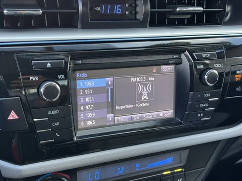 Used 2016 Toyota Corolla LE image 24