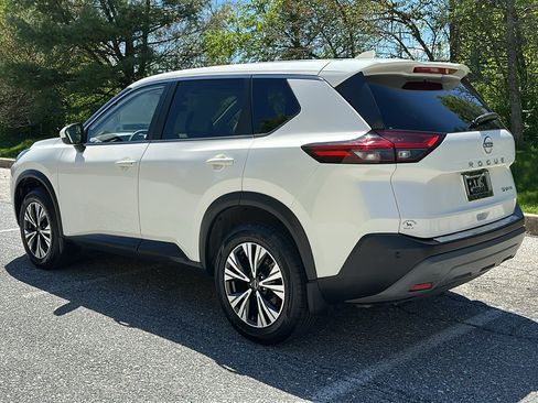 Used 2023 Nissan Rogue SV AWD/4WD image 7