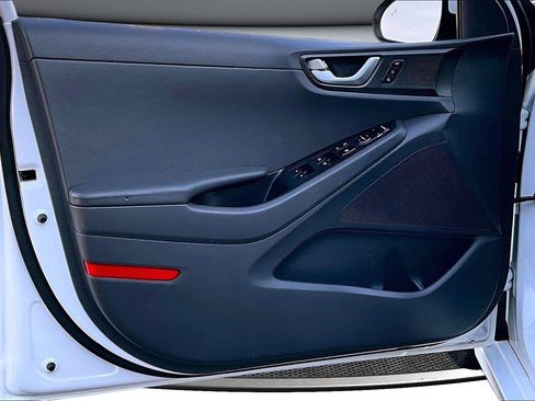 Used 2017 Hyundai Ioniq Limited FWD image 21