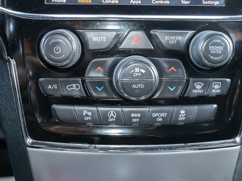 Used 2020 Jeep Grand Cherokee Altitude image 23