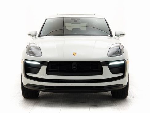 New 2025 Porsche Macan image 33