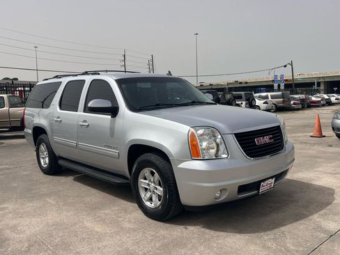 Used 2013 GMC Yukon XL SLT RWD image 9