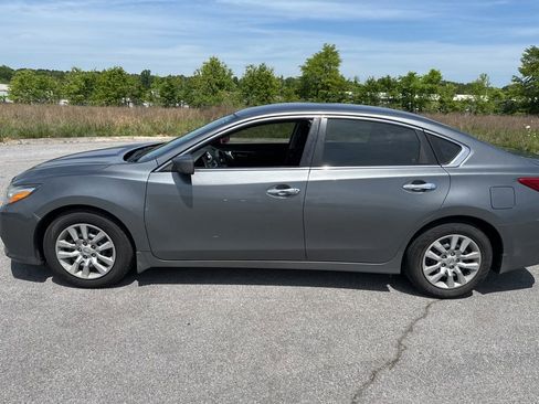Used 2018 Nissan Altima 2.5 S w/ S Convenience Package image 10
