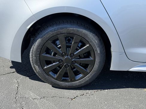 Used 2025 Toyota Corolla LE FWD image 10