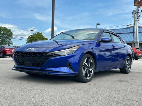 Used 2023 Hyundai Elantra SEL w/ Convenience Package FWD image 1