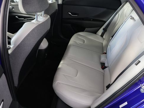 Used 2024 Hyundai Elantra Limited FWD image 21