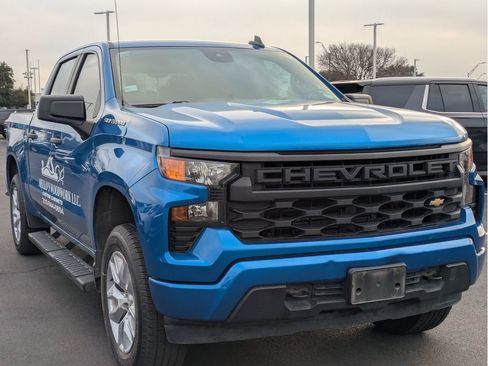 Used 2022 Chevrolet Silverado 1500 Custom image 2