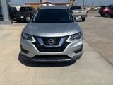 Used 2017 Nissan Rogue SV image 2