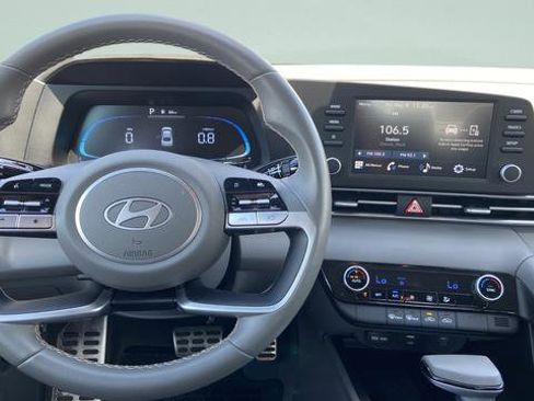Certified 2025 Hyundai Elantra Sport FWD image 9