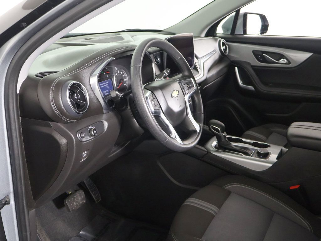 Used 2025 Chevrolet Blazer LT AWD/4WD image 21