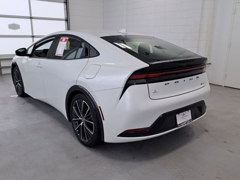 Used 2024 Toyota Prius XLE image 8