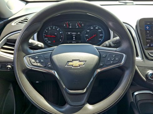 Used 2023 Chevrolet Malibu LT FWD image 16