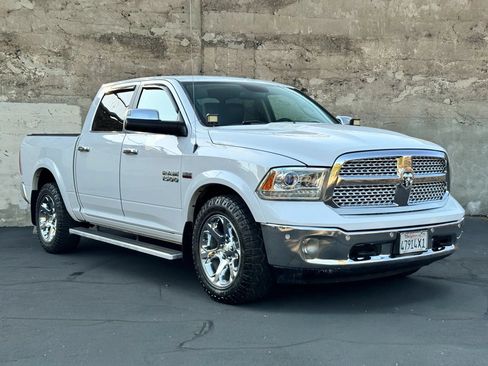 Used 2017 RAM 1500 Laramie w/ Convenience Group AWD/4WD image 4