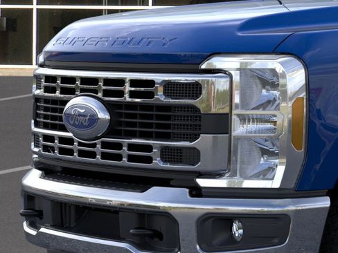 New 2026 Ford F250 XLT w/ FX4 Off-Road Package image 17